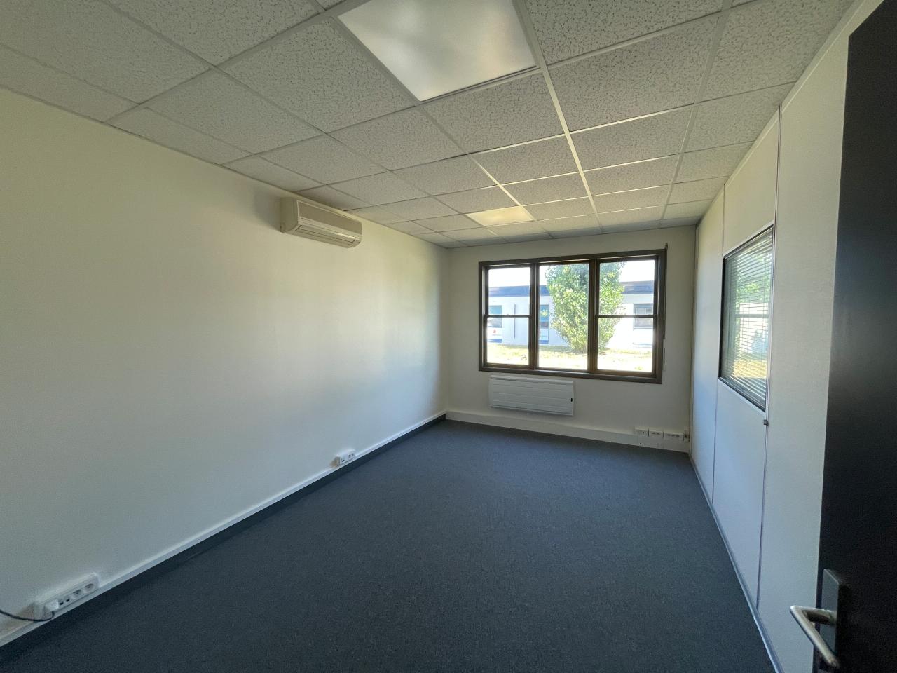 Bureau La Chapelle-Saint-Mesmin 462m² Vente bureau La Chapelle-Saint-Mesmin Loiret OVBUR2532844 3